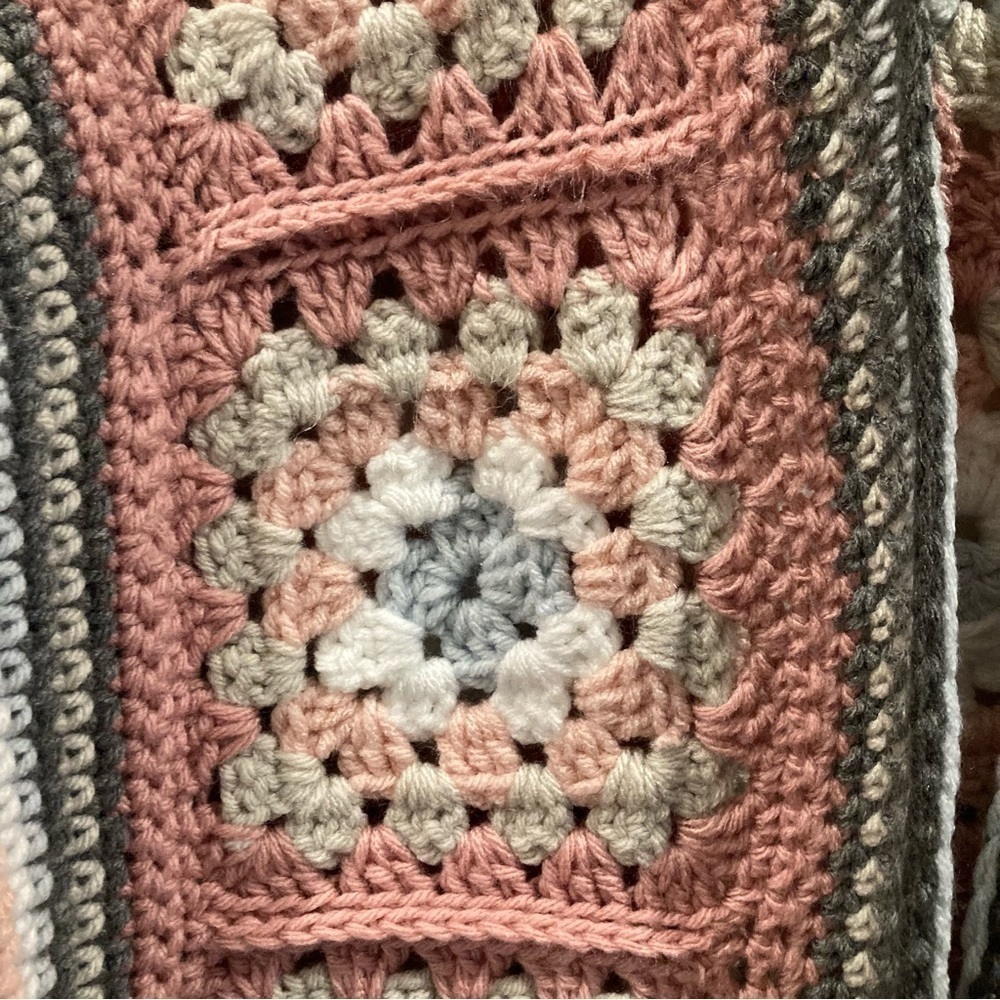 HANDMADE Sz L-XL Granny Square Motif Oversized Open Front Cardigan - Picture 5 of 6